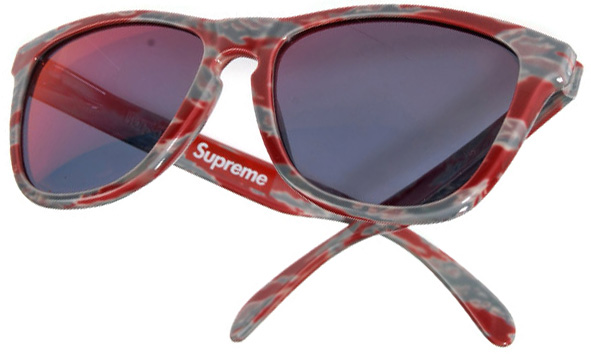 Supreme Frogskins in Red Tiger Camo / Grey