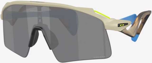 Stunt Wing in Matte Sand / Prizm Black