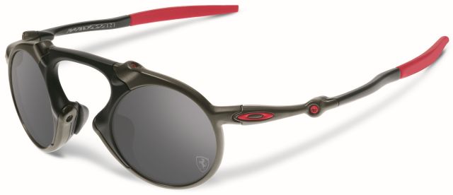 Madman in Dark Carbon / Black Iridium Polarized