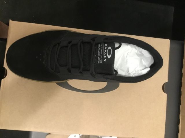 oakley street 2 td sneakers