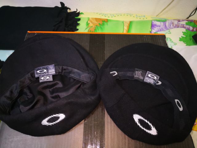 OAKLEY BERET