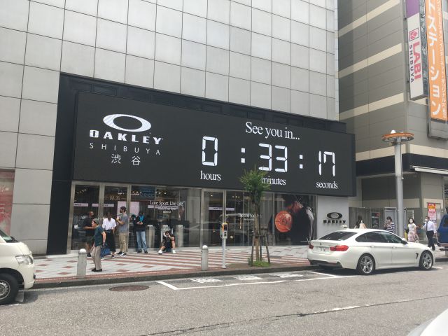 oakley store tokyo